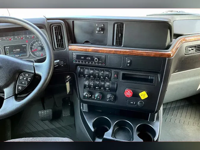 2022 INT LT625 6x4