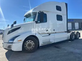 2023 VOLVO VNL64T860