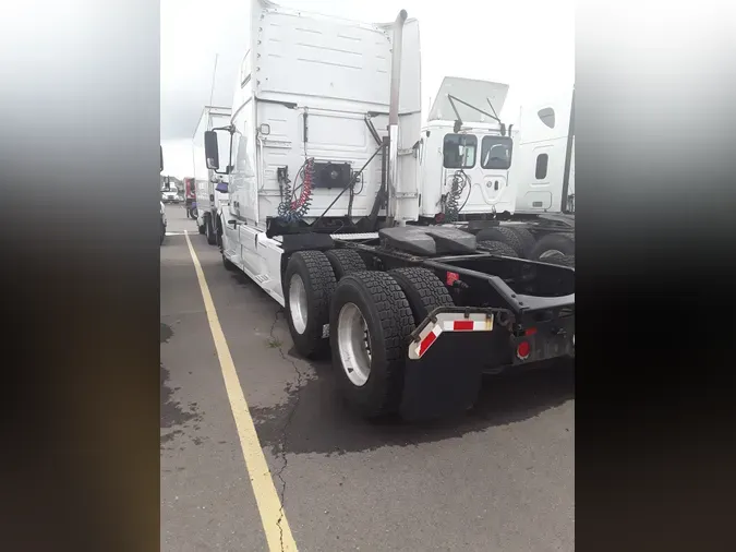 2019 VOLVO VNL64T 670