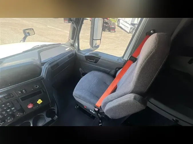 2022 INTERNATIONAL LT625