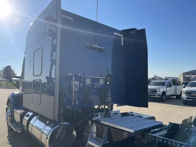 2023 Peterbilt 579