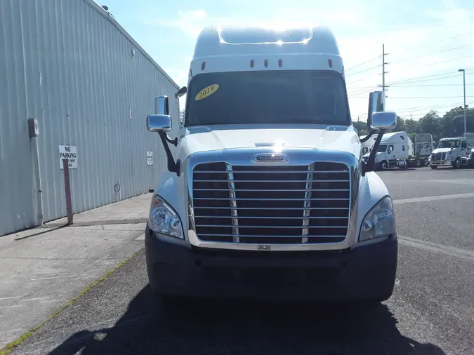 2019 FREIGHTLINER/MERCEDES CASCADIA 125