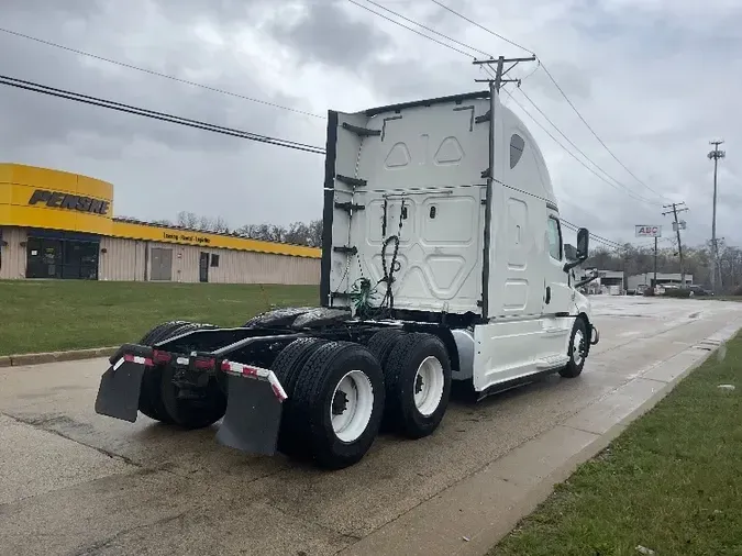 2019 Freightliner T12664ST