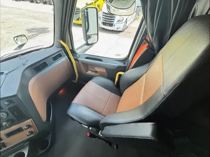 2021 Freightliner Cascadia 126
