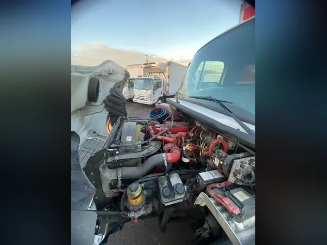 2017 FREIGHTLINER/MERCEDES M2 106