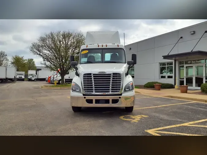 2019 FREIGHTLINER/MERCEDES CASCADIA 125