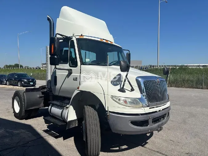 2004 INTERNATIONAL 4400