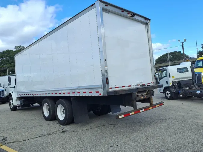 2018 FREIGHTLINER M2 106