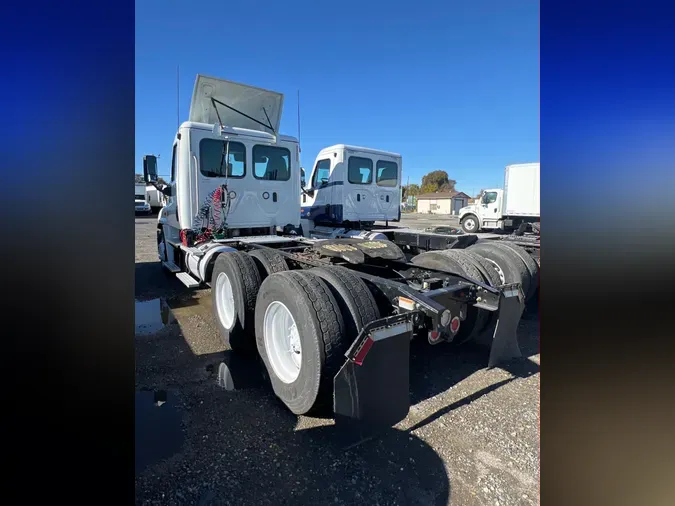 2018 FREIGHTLINER/MERCEDES CASCADIA 125