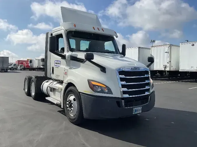 2018 Freightliner T12664STa9a7065be52ca94daed5bc14ead3a6ec