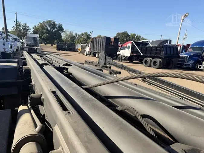 2012 MACK GRANITE GU713
