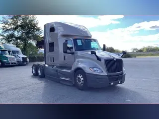 2022 International LT