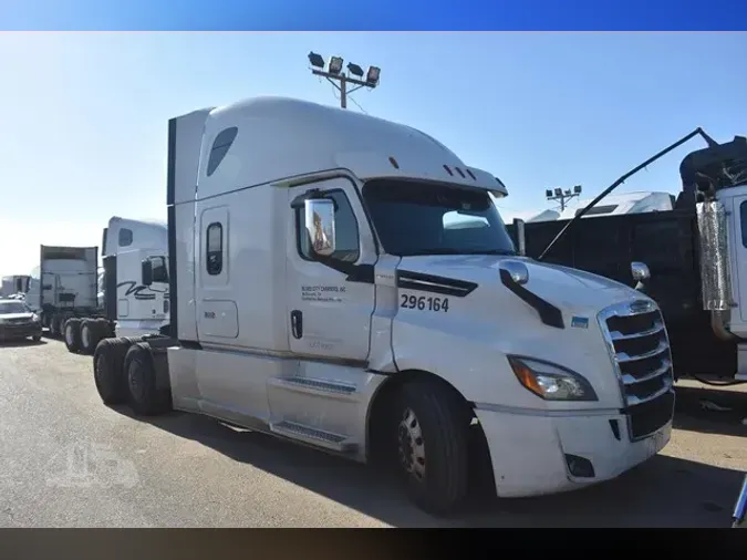 2019 FREIGHTLINER CASCADIA 126