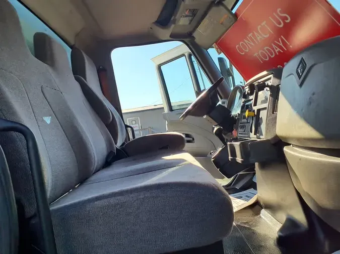 2019 NAVISTAR INTERNATIONAL 4300