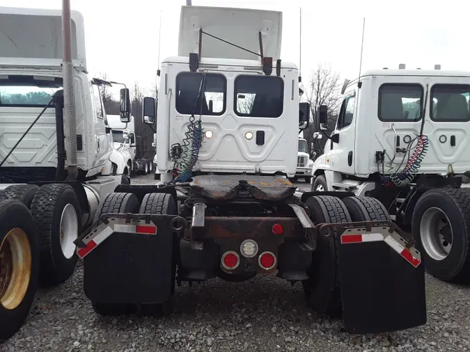 2017 FREIGHTLINER/MERCEDES CASCADIA 113