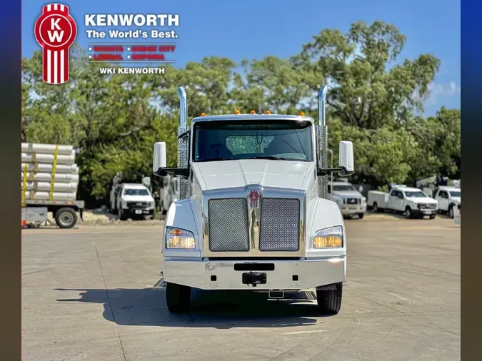 2025 KENWORTH T880