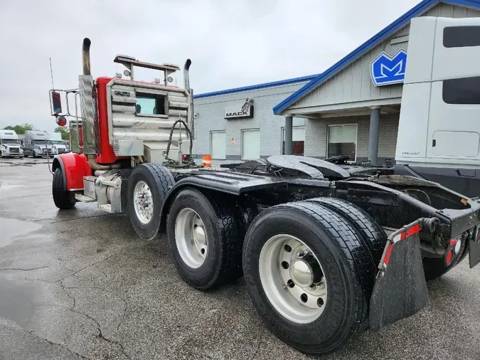 2013 PETERBILT 388