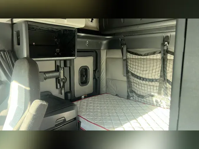 2021 Freightliner Cascadia