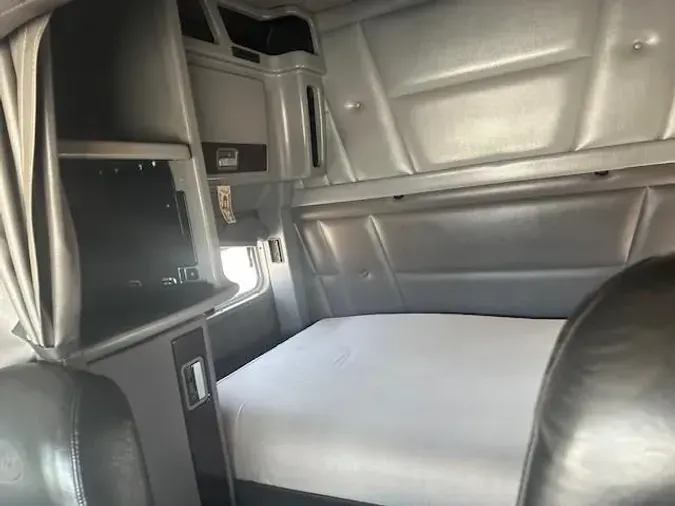 2019 Peterbilt 389