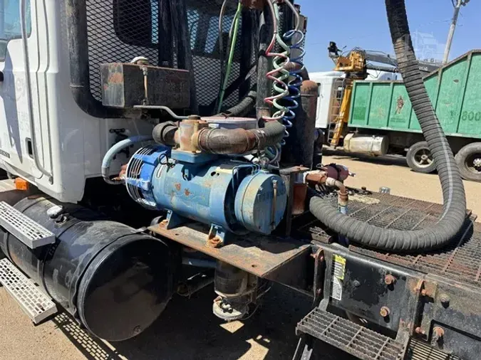 2005 MACK GRANITE CV713