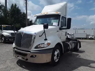 2019 NAVISTAR INTERNATIONAL LT625 DAYCAB S/A