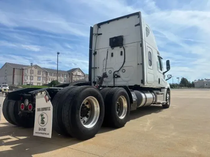 2022 Freightliner Cascadia 126a9ce7176a58cf66e59fa94d0fe776d56