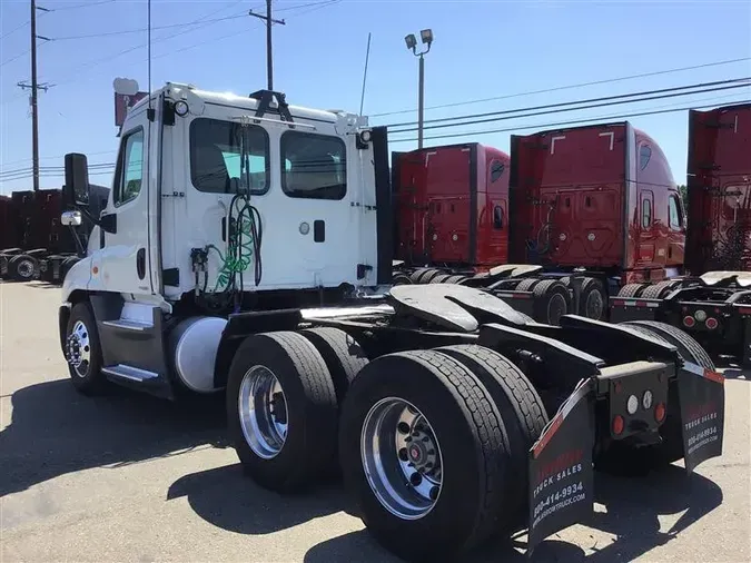 2015 FREIGHTLINER CASCADIA