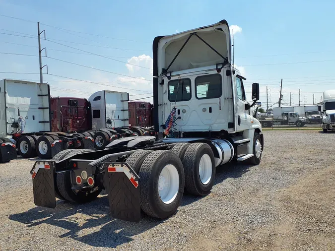 2018 FREIGHTLINER/MERCEDES CASCADIA 125