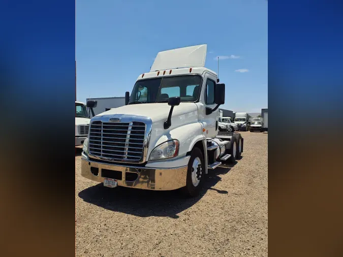 2015 FREIGHTLINER/MERCEDES CASCADIA 125a9d65d6a5ac6263dfd0a75c8e4fe55a7