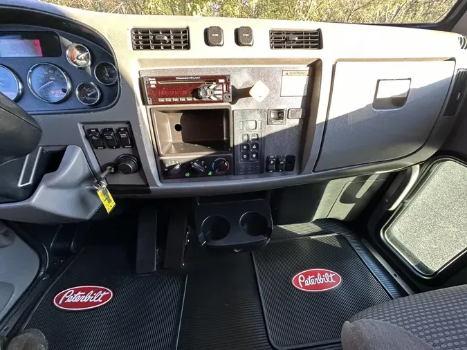 2015 Peterbilt 337