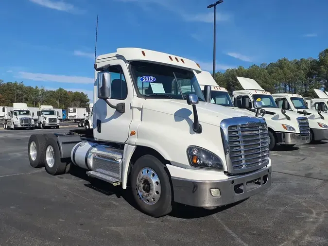 2019 FREIGHTLINER/MERCEDES CASCADIA 125a9d7758199a2e4d4a85291a58dd7ed56