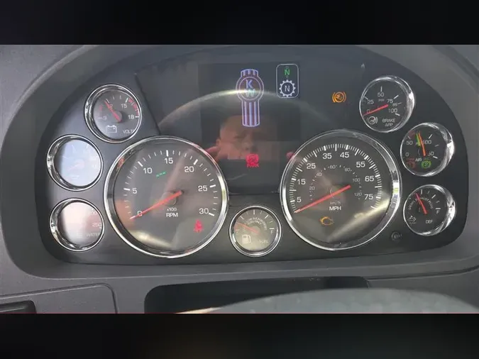 2022 KENWORTH T880