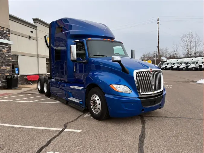 2022 International LT625