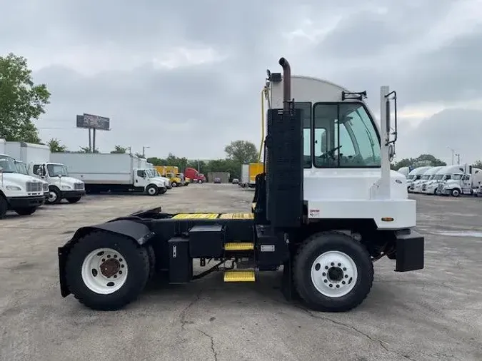 2022 AutoCar ACTT42