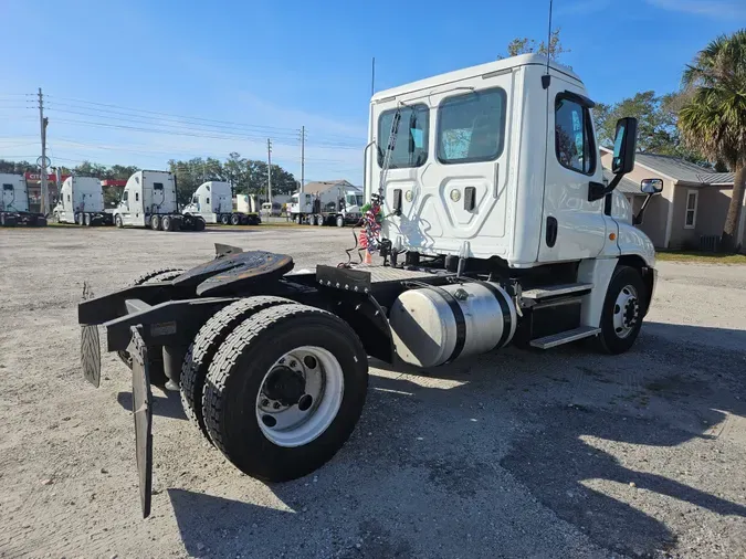 2017 FREIGHTLINER/MERCEDES CASCADIA 125