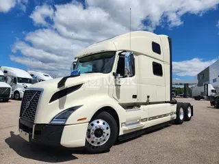 2024 VOLVO VNL64T860