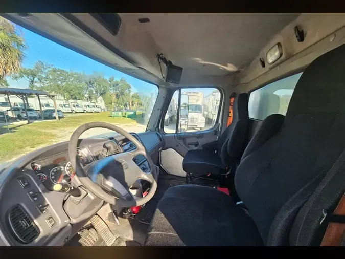 2019 FREIGHTLINER/MERCEDES M2 106