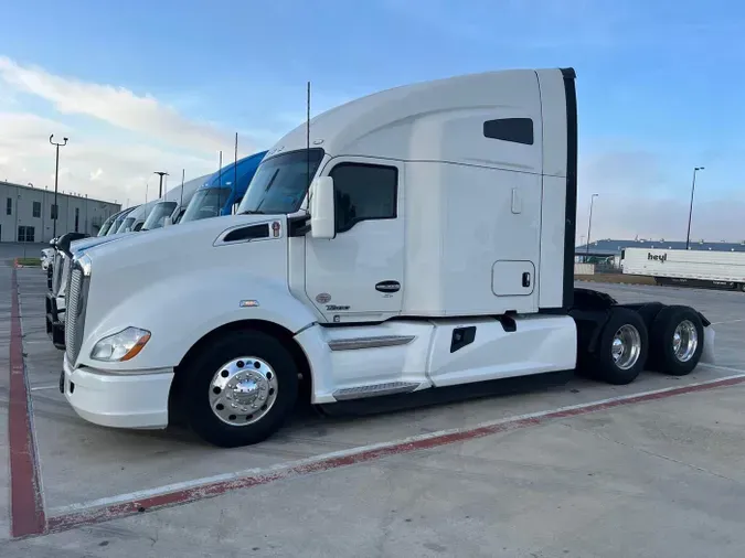 2022 Kenworth T680