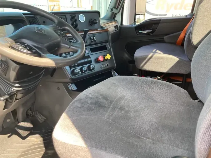 2019 NAVISTAR INTERNATIONAL LT625 DAYCAB T/Aa9e33062aae140dace1f253d691d85c5