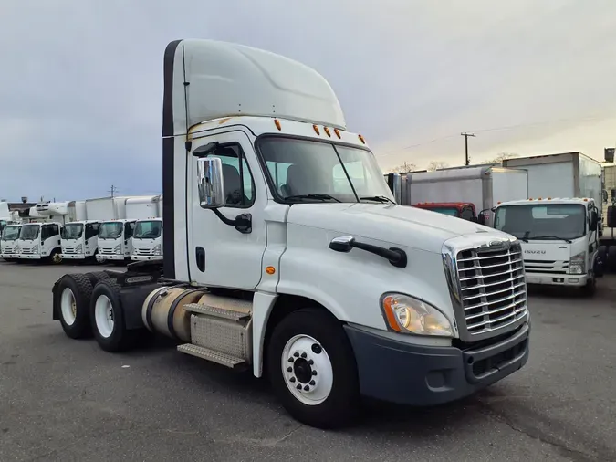 2020 FREIGHTLINER/MERCEDES CASCADIA 125