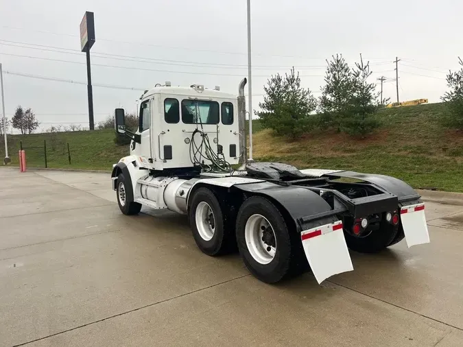 2018 Peterbilt 567