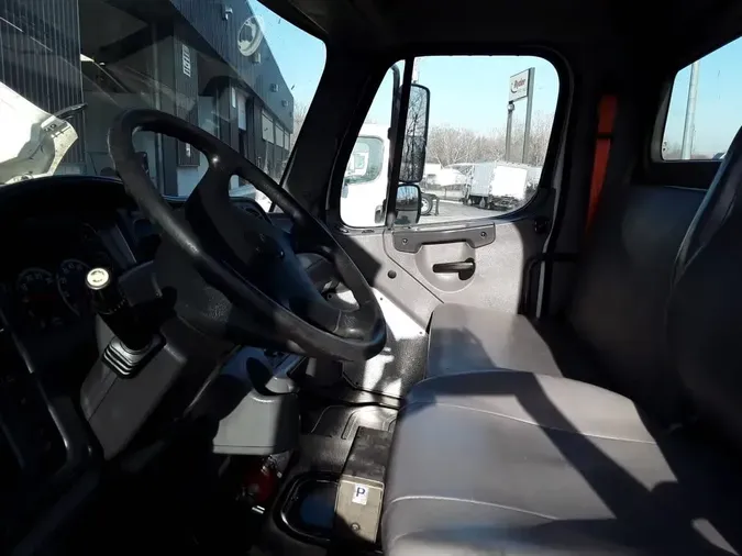 2020 FREIGHTLINER/MERCEDES M2 106