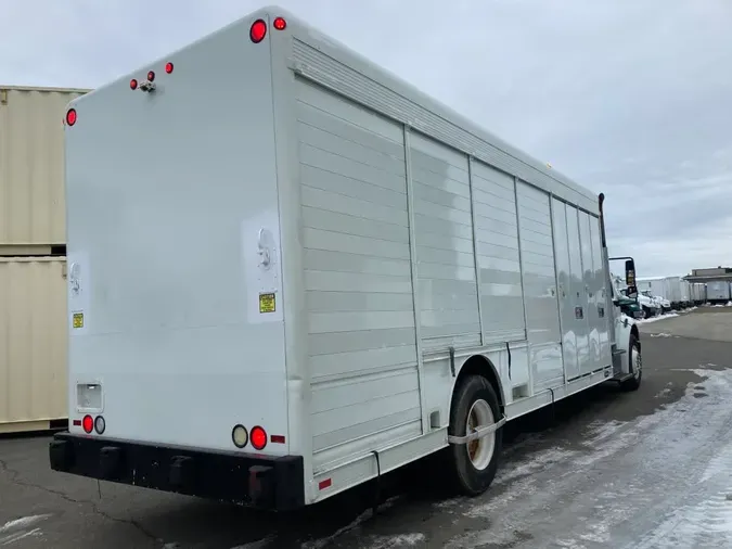 2014 FREIGHTLINER/MERCEDES M2 106
