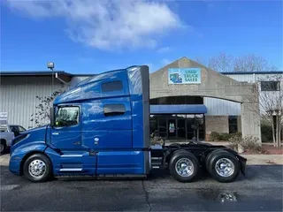 2020 VOLVO VNL64T760