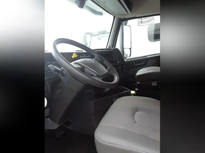 2020 VOLVO VNL64T-760