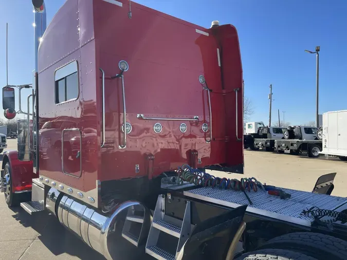 2020 Peterbilt 389