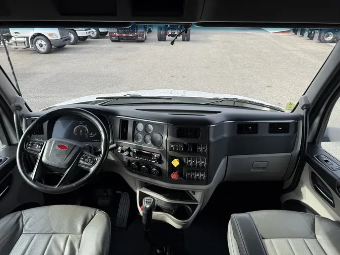 2023 Peterbilt 579