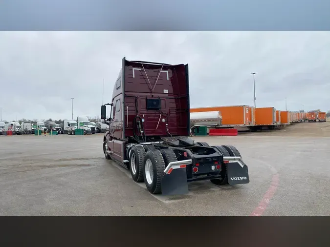 2022 Volvo VNL860