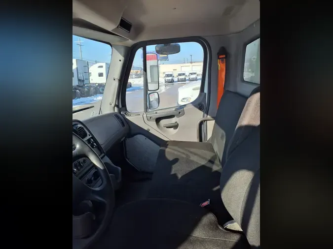 2022 FREIGHTLINER/MERCEDES M2 106