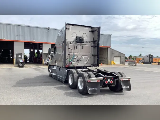 2021 Freightliner Cascadia